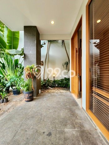 Rumah Elit Modern Tanpa Renovasi di Kemang Jakarta Selatan Rumah Elit Modern Tanpa Renovasi di Kemang Jakarta Selatan