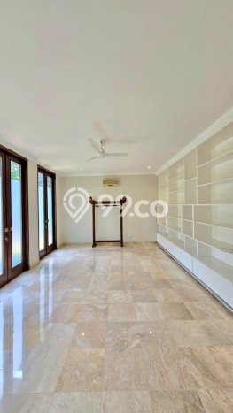 Sewa Rumah Strategis di Kemang LT 1200m2 / LB 650m2 Siap Huni Sewa Rumah Strategis di Kemang LT 1200m2 / LB 650m2 Siap Huni
