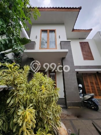 Rumah Elit Modern Tanpa Renovasi di Kemang Jakarta Selatan Rumah Elit Modern Tanpa Renovasi di Kemang Jakarta Selatan