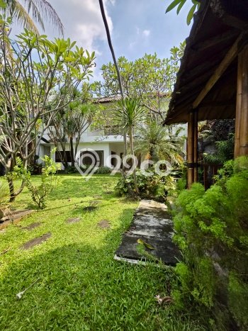 Ready to Use! Premium House LT 854m2 Desain Elegan di Kemang Ready to Use! Premium House LT 854m2 Desain Elegan di Kemang