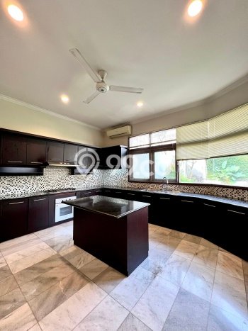 Hunian Eksklusif Dijual LT 883m2 di Cilandak, Jakarta Selatan Hunian Eksklusif Dijual LT 883m2 di Cilandak, Jakarta Selatan