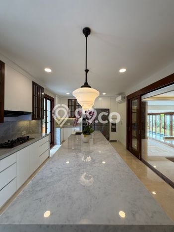Jual Rumah Mewah Elegan Dengan View Cantik di Kemang, Jakarta Selatan Jual Rumah Mewah Elegan Dengan View Cantik di Kemang, Jakarta Selatan