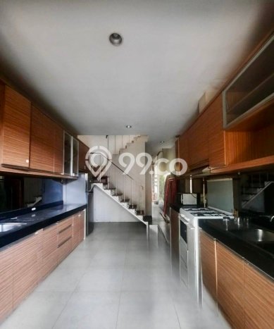 Rumah sewa siap pakai 4 Kamar Tidur di Cipete, Jakarta Selatan Rumah sewa siap pakai 4 Kamar Tidur di Cipete, Jakarta Selatan