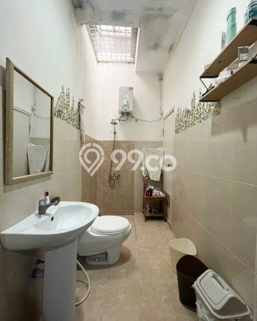 Kost Dijual di Kebayoran Baru Spesifikasi 0 KT & 5 KM Kost Dijual di Kebayoran Baru Spesifikasi 0 KT & 5 KM