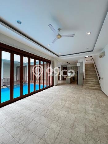 Disewakan Rumah Strategis di Kemang LT 600m2 / LB 490m2 Siap Huni Disewakan Rumah Strategis di Kemang LT 600m2 / LB 490m2 Siap Huni
