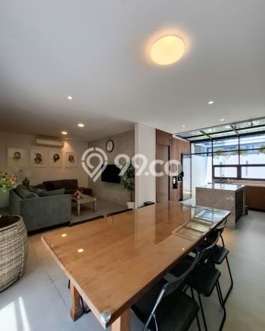 Dijual Rumah Premium dengan Fasilitas Sekitar Lengkap di Cilandak, Jakarta Selatan Dijual Rumah Premium dengan Fasilitas Sekitar Lengkap di Cilandak, Jakarta Selatan