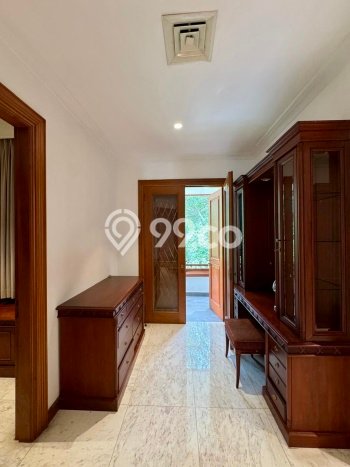 Rumah Elit Modern Tanpa Renovasi di Pondok Indah Jakarta Selatan Rumah Elit Modern Tanpa Renovasi di Pondok Indah Jakarta Selatan