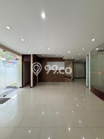 Area Ramai! Kantor Dijual di Kebayoran Baru untuk Bisnis Luas Bangunan 440m2 Area Ramai! Kantor Dijual di Kebayoran Baru untuk Bisnis Luas Bangunan 440m2
