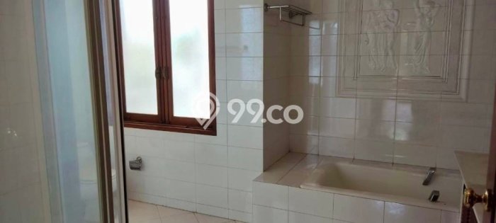 Rumah Luxury di Jakarta Selatan Strategis Kondisi Terawat Rumah Luxury di Jakarta Selatan Strategis Kondisi Terawat