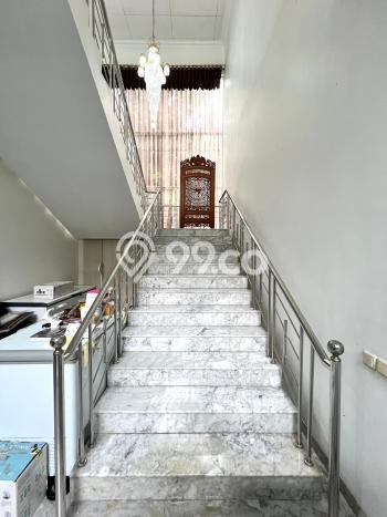Rumah Elit Modern Tanpa Renovasi di Pondok Indah Jakarta Selatan Rumah Elit Modern Tanpa Renovasi di Pondok Indah Jakarta Selatan