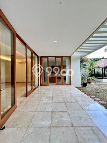 Rumah Mewah LB 550m2 Siap Huni Desain Elegan di Kemang, Jakarta Selatan Rumah Mewah LB 550m2 Siap Huni Desain Elegan di Kemang, Jakarta Selatan