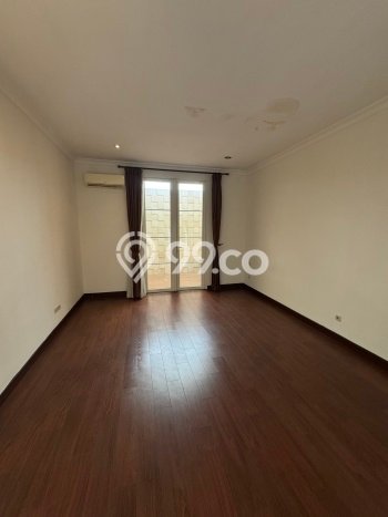 Sewa Rumah Murah di Pondok Indah Jakarta Selatan dengan 5 KT Sewa Rumah Murah di Pondok Indah Jakarta Selatan dengan 5 KT