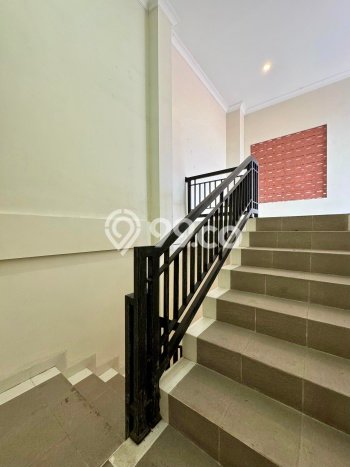 Hunian Eksklusif Siap Huni LT 580m2 di Kebayoran Baru, Jakarta Selatan Hunian Eksklusif Siap Huni LT 580m2 di Kebayoran Baru, Jakarta Selatan