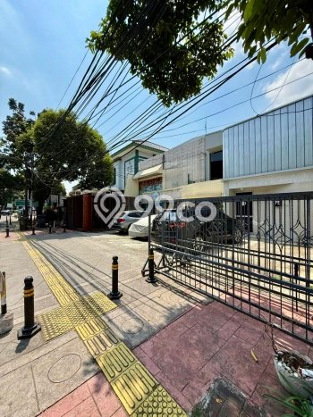 Lokasi Strategis! Dijual Ruko Bisnis di Kebayoran Baru, Jakarta Selatan Kondisi Baik Lokasi Strategis! Dijual Ruko Bisnis di Kebayoran Baru, Jakarta Selatan Kondisi Baik