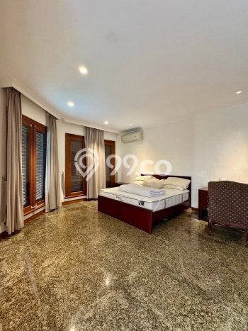 Rumah Elit Modern Tanpa Renovasi di Pondok Indah Jakarta Selatan Rumah Elit Modern Tanpa Renovasi di Pondok Indah Jakarta Selatan