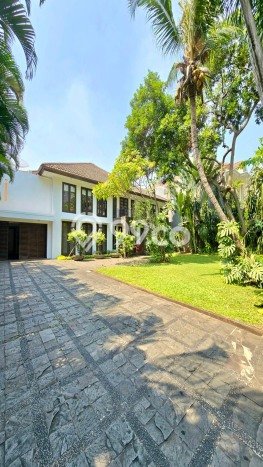 Sewa Rumah Strategis di Kemang LT 1200m2 / LB 650m2 Siap Huni Sewa Rumah Strategis di Kemang LT 1200m2 / LB 650m2 Siap Huni