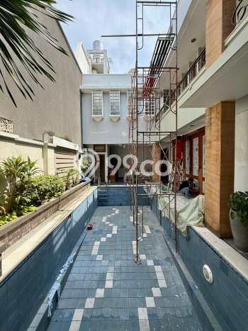 Rumah Mewah LB 400m2 Siap Pakai Desain Elegan di Pondok Indah, Jakarta Selatan Rumah Mewah LB 400m2 Siap Pakai Desain Elegan di Pondok Indah, Jakarta Selatan