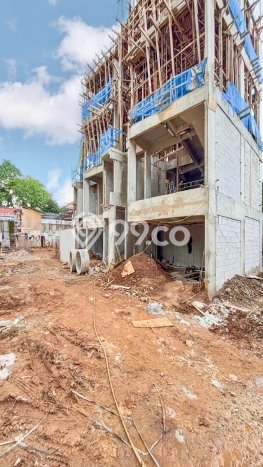 Jual Rumah Luas Megah Dengan View Cantik di Kemang, Jakarta Selatan Jual Rumah Luas Megah Dengan View Cantik di Kemang, Jakarta Selatan