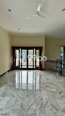 Rumah Strategis di , 5 KT, Area Nyaman, LT 850m2m² Bangunan 500m2m² Rumah Strategis di , 5 KT, Area Nyaman, LT 850m2m² Bangunan 500m2m²