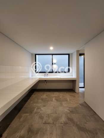 Hunian Elit LB 425m2 Siap Huni Desain Elegan di Kemang, Jakarta Selatan Hunian Elit LB 425m2 Siap Huni Desain Elegan di Kemang, Jakarta Selatan