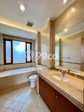 Rumah Mewah LB 550m2 Siap Huni Desain Elegan di Kemang, Jakarta Selatan Rumah Mewah LB 550m2 Siap Huni Desain Elegan di Kemang, Jakarta Selatan