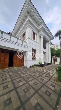 Hunian Elit LB 1400m2 Siap Pakai Desain Elegan di Pondok Indah, Jakarta Selatan Hunian Elit LB 1400m2 Siap Pakai Desain Elegan di Pondok Indah, Jakarta Selatan