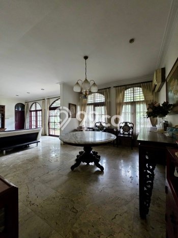 Hunian Elit LB 700m2 Siap Pakai Desain Elegan di Pondok Indah, Jakarta Selatan Hunian Elit LB 700m2 Siap Pakai Desain Elegan di Pondok Indah, Jakarta Selatan