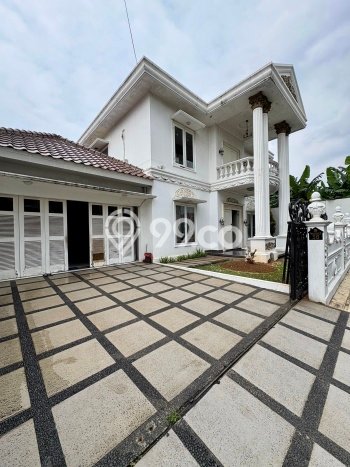 Hunian Elit LB 400m2 Siap Pakai Desain Elegan di Pangkalan Jati, Depok Hunian Elit LB 400m2 Siap Pakai Desain Elegan di Pangkalan Jati, Depok