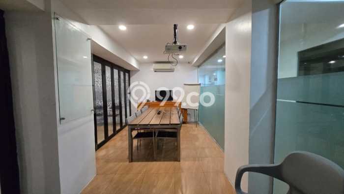 Kantor Bagus LT 1200m2 LB 2400m2 Dijual di Menteng Jakarta Pusat Kantor Bagus LT 1200m2 LB 2400m2 Dijual di Menteng Jakarta Pusat