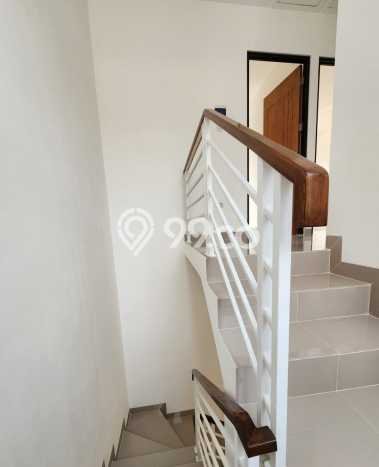 Rumah Strategis Modern Lb 90m2 di Pinang, Tangerang Rumah Strategis Modern Lb 90m2 di Pinang, Tangerang