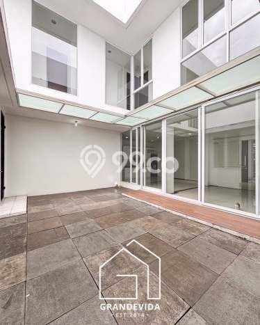 Rumah Mewah LB 400m2 Siap Pakai Desain Elegan di Pejaten, Jakarta Selatan Rumah Mewah LB 400m2 Siap Pakai Desain Elegan di Pejaten, Jakarta Selatan