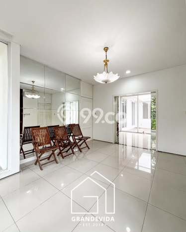 Rumah Mewah LB 400m2 Siap Pakai Desain Elegan di Pejaten, Jakarta Selatan Rumah Mewah LB 400m2 Siap Pakai Desain Elegan di Pejaten, Jakarta Selatan
