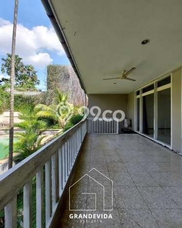 Jual Rumah Luas Elegan Dengan View Eksklusif di Kemang, Jakarta Selatan Jual Rumah Luas Elegan Dengan View Eksklusif di Kemang, Jakarta Selatan