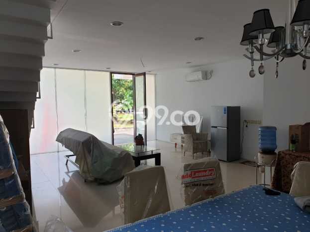 Bisa KPR! Rumah Cilandak, Jakarta Selatan, LT 161m² LB 175m² Bisa KPR! Rumah Cilandak, Jakarta Selatan, LT 161m² LB 175m²