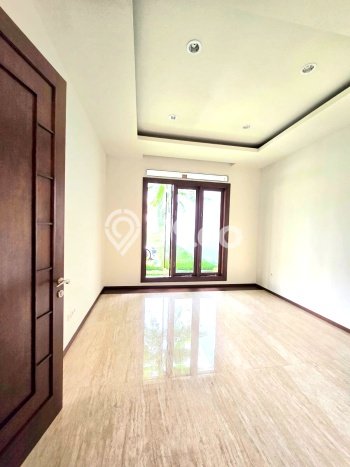 SIAP HUNI! Rumah Asri di Bintaro, Luas 207m² Bangunan 263m² SIAP HUNI! Rumah Asri di Bintaro, Luas 207m² Bangunan 263m²