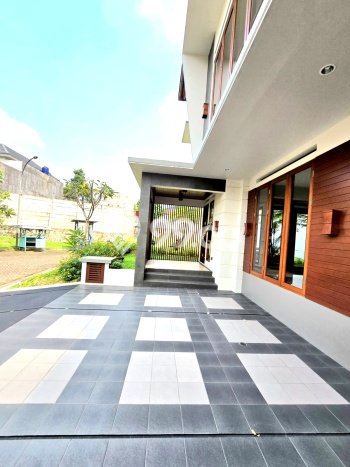 SIAP HUNI! Rumah Asri di Bintaro, Luas 207m² Bangunan 263m² SIAP HUNI! Rumah Asri di Bintaro, Luas 207m² Bangunan 263m²