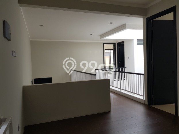 Ready to Use! Luxury House LT 204m2 Desain Modern di Bintaro Ready to Use! Luxury House LT 204m2 Desain Modern di Bintaro