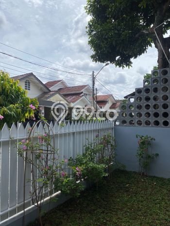 Jual Rumah Eksklusif 2 KT di Bintaro, Tangerang Selatan Jual Rumah Eksklusif 2 KT di Bintaro, Tangerang Selatan