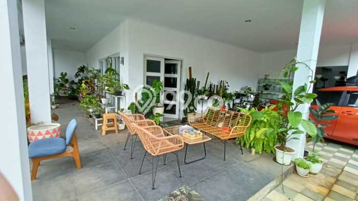 Hunian Cantik Modern Lb 315m2 di Ciputat, Tangerang Selatan Hunian Cantik Modern Lb 315m2 di Ciputat, Tangerang Selatan