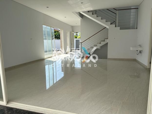 Dijual Rumah Mewah Elegan Dengan View Eksklusif di kertajaya, Surabaya Dijual Rumah Mewah Elegan Dengan View Eksklusif di kertajaya, Surabaya