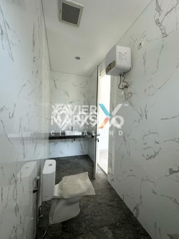 Dijual Rumah Mewah Elegan Dengan View Eksklusif di kertajaya, Surabaya Dijual Rumah Mewah Elegan Dengan View Eksklusif di kertajaya, Surabaya