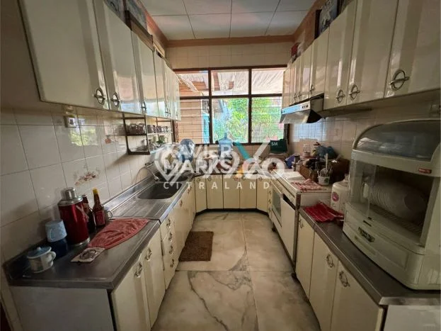 Rumah Luxury Modern Tanpa Renovasi di Kupang Surabaya Rumah Luxury Modern Tanpa Renovasi di Kupang Surabaya