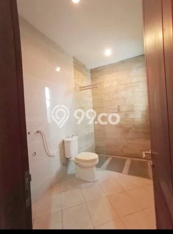 HUNIAN PILIHAN! Rumah di , LT 200m2m² Bangunan 180m2m² HUNIAN PILIHAN! Rumah di , LT 200m2m² Bangunan 180m2m²