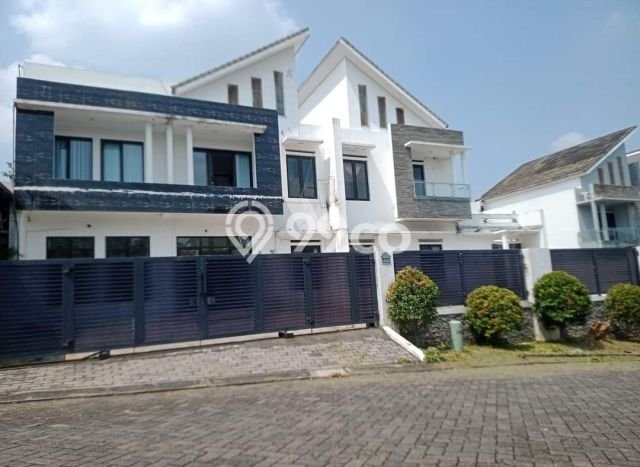 Rumah Mewah Dijual LT 492m2 di Tembalang, Semarang Rumah Mewah Dijual LT 492m2 di Tembalang, Semarang