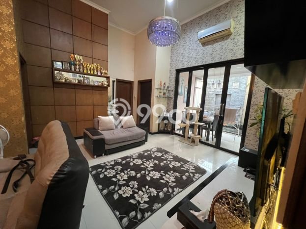 Rumah Impian dengan Luas Tanah 180m2m² di Lingkungan Asri Banyumanik, Semarang Rumah Impian dengan Luas Tanah 180m2m² di Lingkungan Asri Banyumanik, Semarang