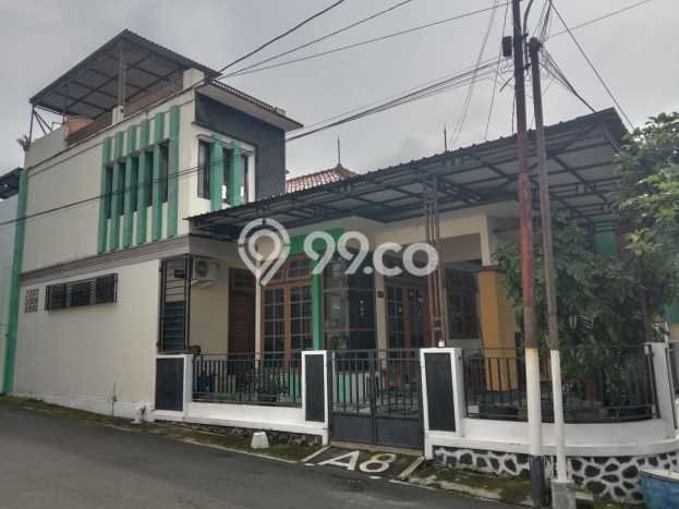 Jual Rumah Favorit Siap Huni LB 200m2 di Banyumanik, Semarang Jual Rumah Favorit Siap Huni LB 200m2 di Banyumanik, Semarang