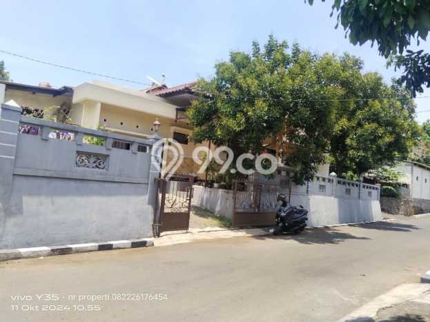 Rumah Berkualitas area Banyumanik, Semarang, LT 347m2m² LB 250m2m² - HARGA NEGO! Rumah Berkualitas area Banyumanik, Semarang, LT 347m2m² LB 250m2m² - HARGA NEGO!