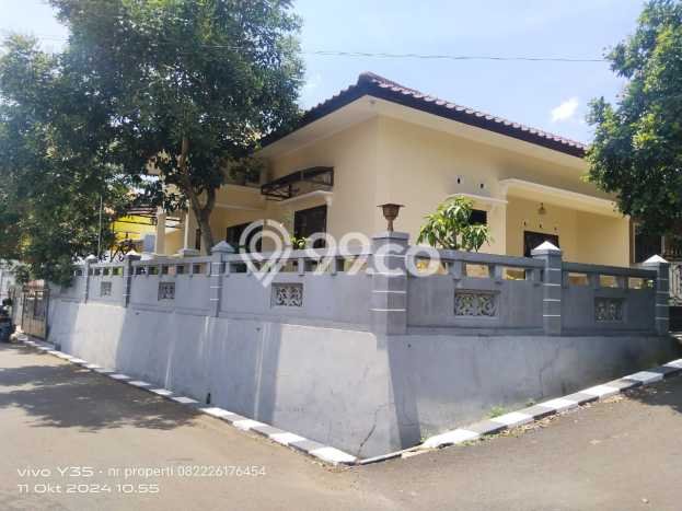 Rumah Berkualitas area Banyumanik, Semarang, LT 347m2m² LB 250m2m² - HARGA NEGO! Rumah Berkualitas area Banyumanik, Semarang, LT 347m2m² LB 250m2m² - HARGA NEGO!