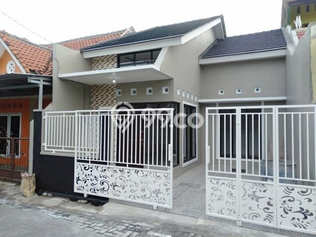 For Sale Rumah 3 Kamar Lokasi Strategis Nyaman dan Strategis di Banyumanik For Sale Rumah 3 Kamar Lokasi Strategis Nyaman dan Strategis di Banyumanik
