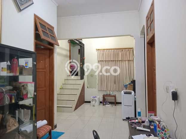 Jual Rumah Favorit Siap Huni LB 200m2 di Banyumanik, Semarang Jual Rumah Favorit Siap Huni LB 200m2 di Banyumanik, Semarang